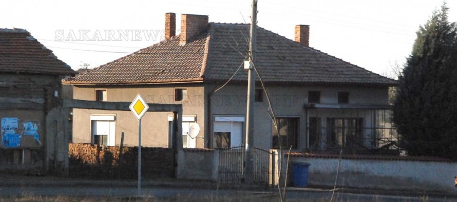 Задържаха 11 нелегални бежанци в мазе на симеоновградска къща