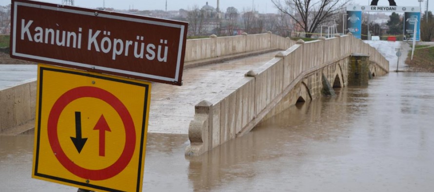 Няколко моста в Одрин отново са залети