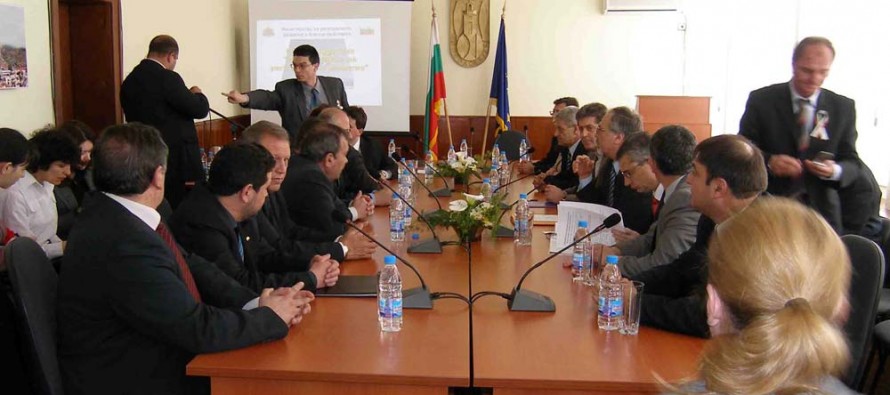 Президентът Първанов събра кметовете от региона