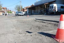 Започнаха ремонти на рехабилитираната улица „Васил Левски“