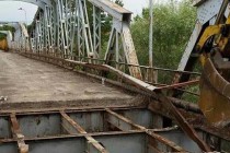 Започнаха ремонта на 65-годишния железен мост в Симеоновград