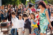 В Любимец нетърпеливи деца прекрачиха прага на училищата