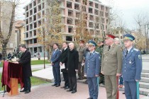 Министърът на отбраната и областният управител посрещнаха 29-я контингент