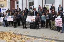 Тютюнопроизводители излязоха на протест заради тонове неизкупен тютюн