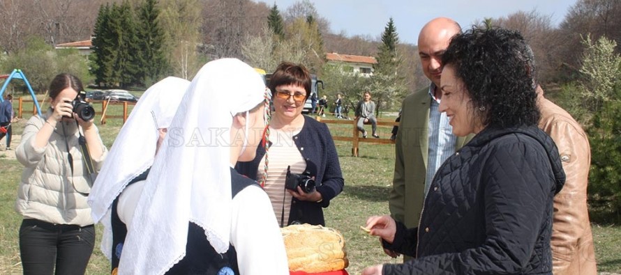 Министър Десислава Танева откри инициативата „Празник в гората“ край Сливен