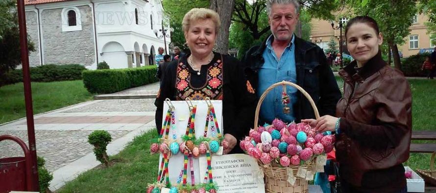 Организираха благотворителен Великденски базар в Елхово