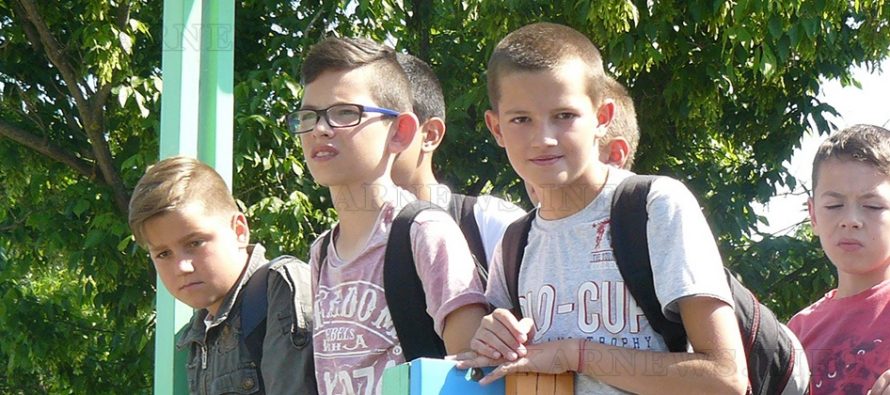 Децата на Тополовград  празнуваха с игри и лакомства