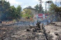 Пожар за малко да евакуира жителите на село Черна могила