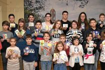 Децата  от школа „Вале“ пожелаха с картички весели празници на Европарламента