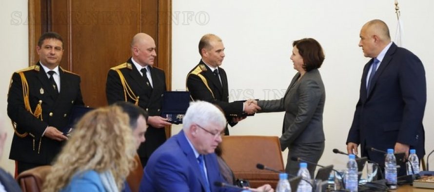 Министър Бъчварова награди старши комисар Ангел Цанков с почетно отличие