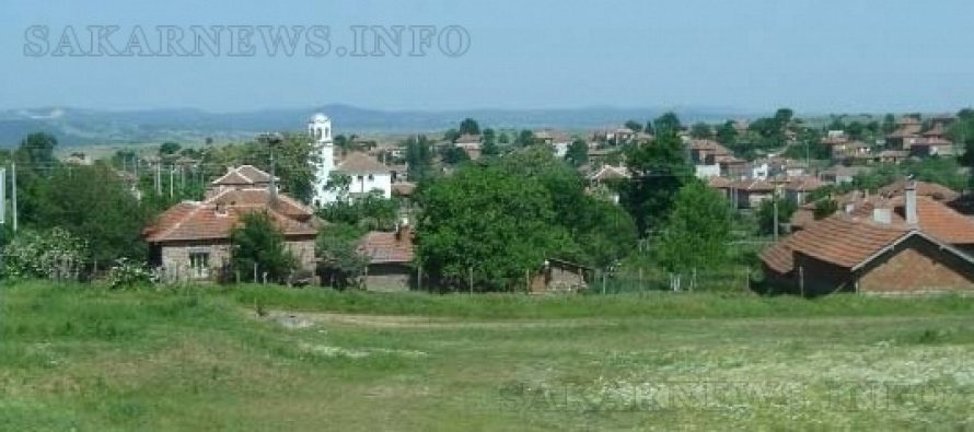 Масирано присъствие на 4 служби в един ден в село Радовец