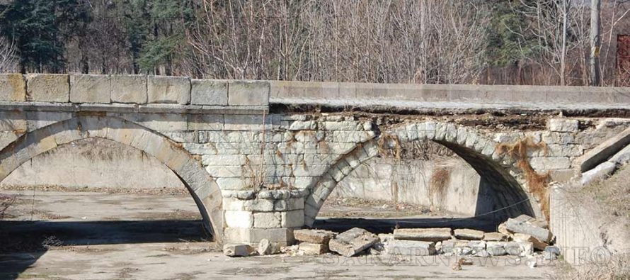 Загрижени за Гърбавия мост,  след 12 години бездействие