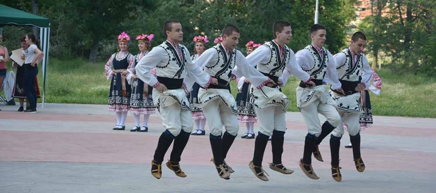 Голямата награда от „Песни и танци без граници” в Свиленград спечелиха самодейци от Пазарджик