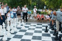 Ротари – Харманли създаде площадка за шах на открито