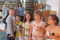 Деца прекараха последния ден от  лятното си училище в библиотека