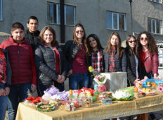 С пари от дарителска акция ученици ще разкрасят училището си