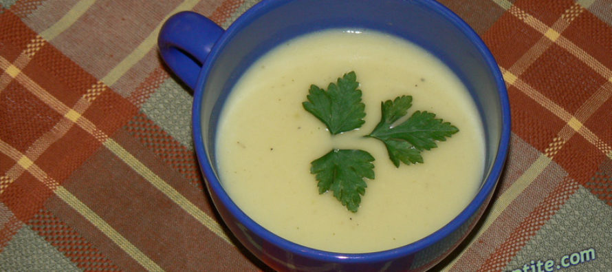 Крем-супа с тиквички и сметана