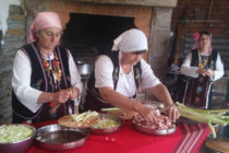 Самодейците от село Белица готвиха  и пяха пред Еврофолк ТВ