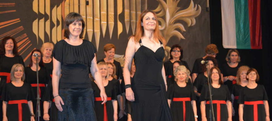 Гръцки певици зарадваха публиката с българска народна песен