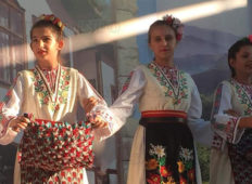 Отличиха “Карамфилчето“ във фестивал