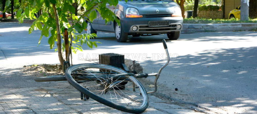 Пикап блъсна велосипедист на проблематично кръстовище