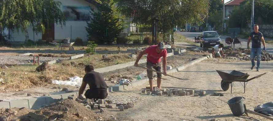 „Графит комерс” ремонтира улици в града и селата за  313 192 лева