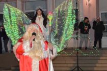 С огнено шоу започнаха Коледно и Новогодишните празници в Тополовград