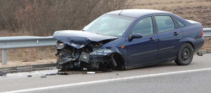 Форд се удари на магистрала „Марица“