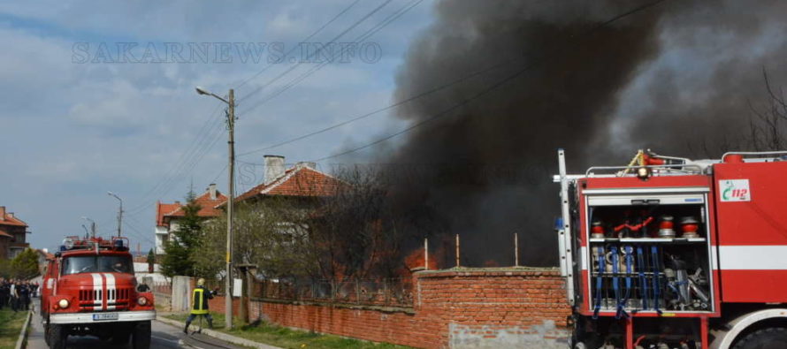 Заради струпани боклуци изгоря къщата на Ваньо Лъва