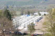 Мигранти няма, но ще строят фургонни лагери