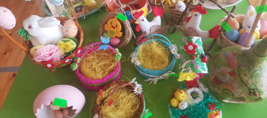 Училища събраха средства за каузи от Великденски базари