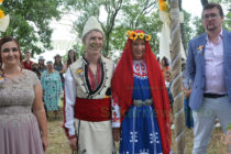 Българка и англичанин избраха село Хухла пред Англия за своето „Да“