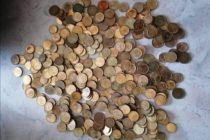 Кампаниите за стотинки и капачки в подкрепа на Ангел продължават