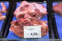 Каква е разликата в цената на свинското месо в две съседни държави?