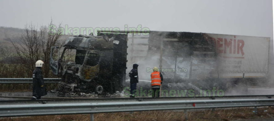 Камион изгоря на магистрала „Марица“ между Любимец и Харманли