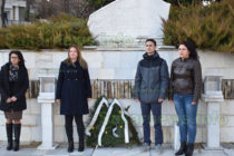 В Ивайловград положиха венци пред паметниците