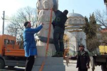 Поставиха паметник на Исус Христос в Тополовград