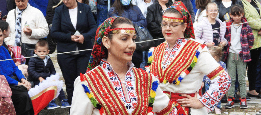 Фолклорният фестивал “Тракийска шевица” отново събра самодейци