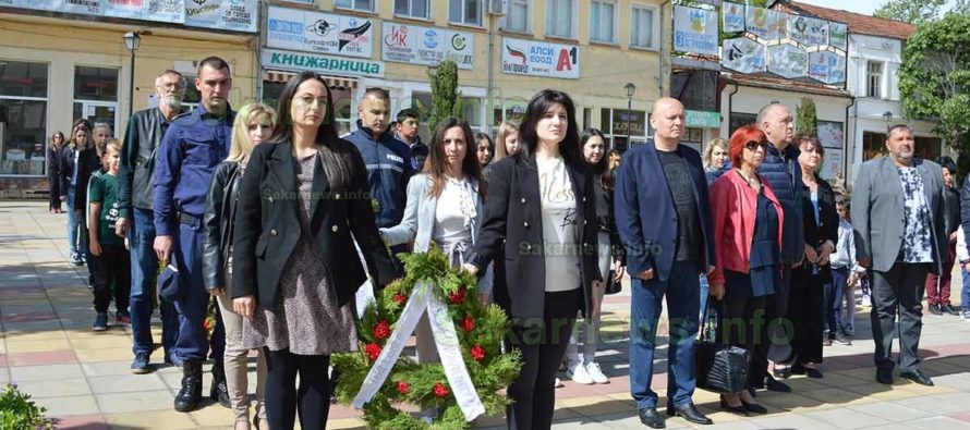 С шествие, слово, венци и цветя бе почетен Денят на Победата и Европа в Тополовград