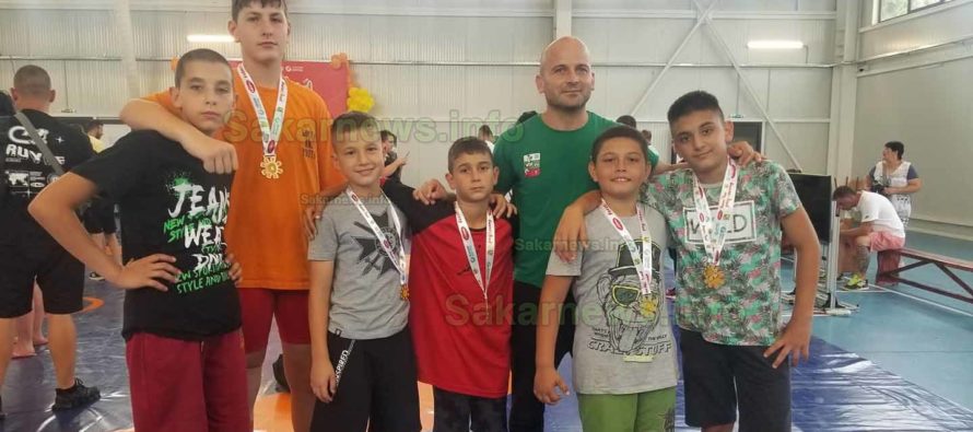 Най-младите борци на Любимец донесоха медали от Фрезколиада
