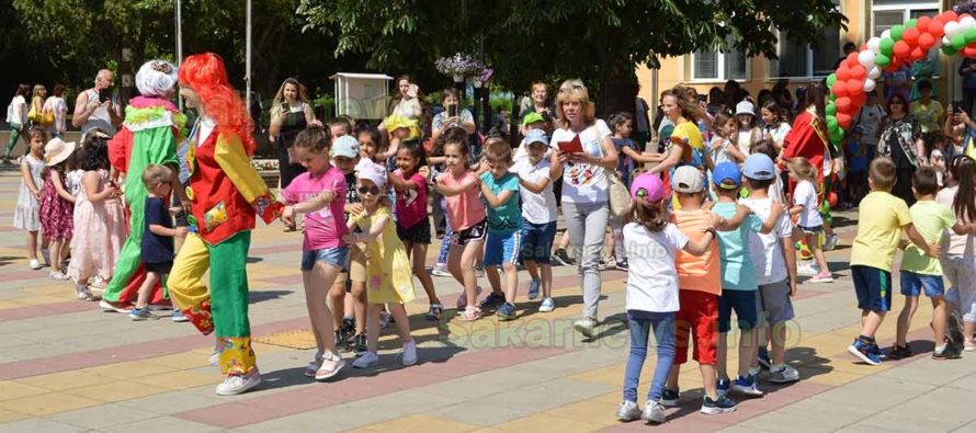 Спектакъл за Деня на детето в Тополовград
