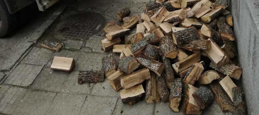 В Свиленград обещават  по 66 лева за кубик дърва на 787 семейства