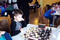 Първо и трето място малки шахматисти