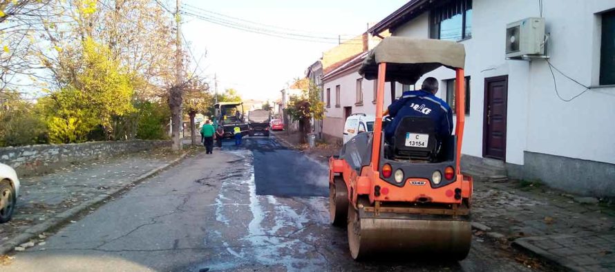 Ремонтират улици по селата на община Тополовград