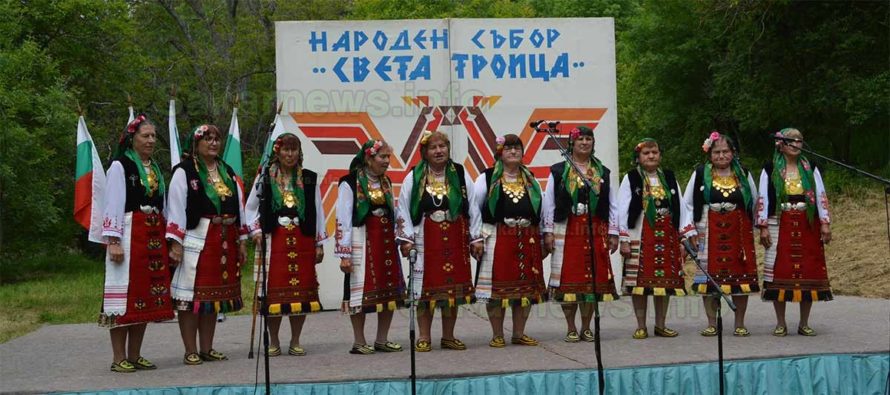 Женската фолклорна група на Радовец стана на 50 години