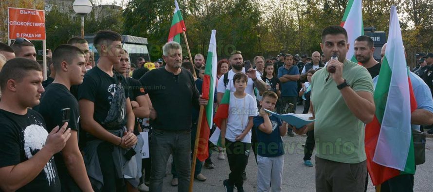 Протестиращи повториха исканията си за ограничаване движението на мигранти из Харманли