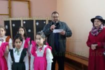 Коледен базар „От деца за деца“ в НУ „Кирил и Методий“ – Тополовград