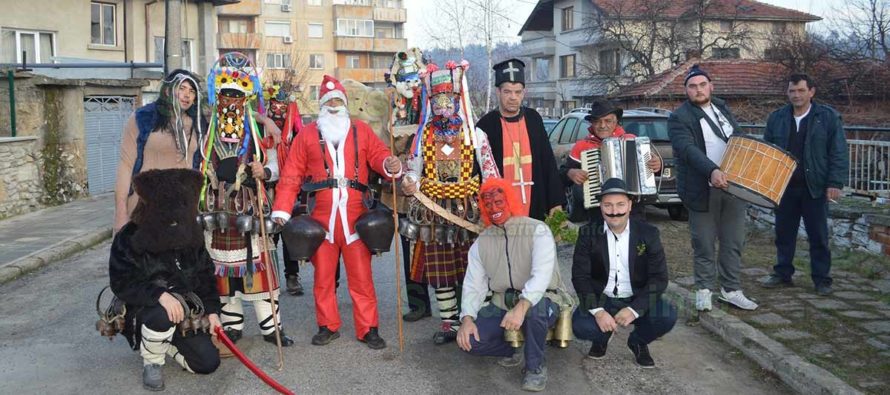 Ентусиасти възкресяват кукерска традиция в Тополовград