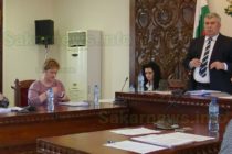 Ново мнозинство от ГЕРБ 2, БСП и ДПС разкостиха бюджета на Киркова