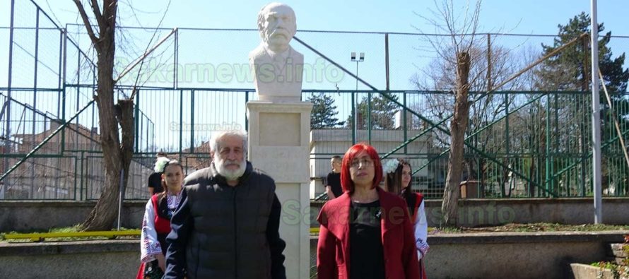 Проф. д-р Петър Берон откри в Тополовград бюст – паметник на д-р Петър Берон